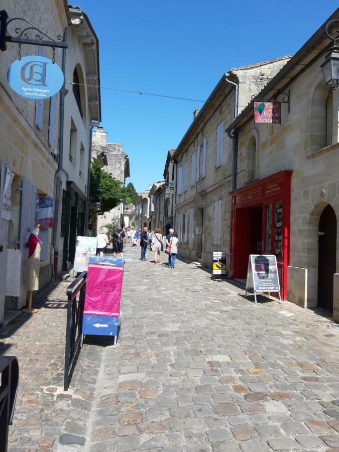 Les Logis Des Vignobles Saint Emilion En Duplex N 2 Avec Terrasse Apartment Luaran gambar
